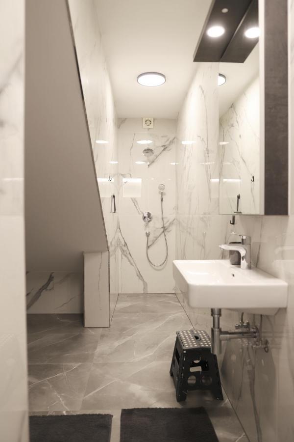 Brand New Apartment With Private Pool Njivice Dış mekan fotoğraf